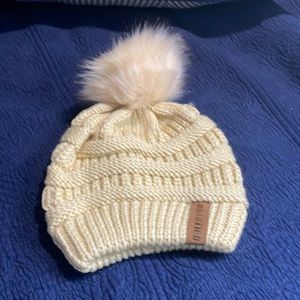 Queenfur knit hat